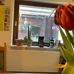 Privartzimmer 'ausfahrt Freihalten' Husum (Schleswig-Holstein)