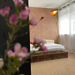Pansiyon Privartzimmer 'ausfahrt Freihalten' *