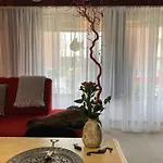 בית אירוח Privartzimmer 'ausfahrt Freihalten' הוסום