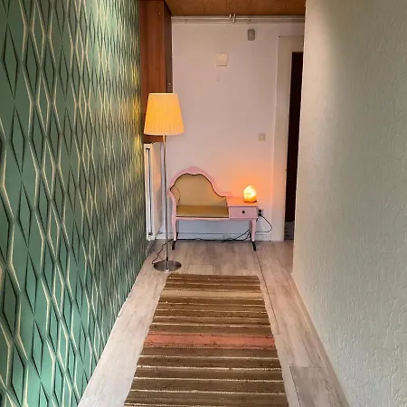 Privartzimmer 'ausfahrt Freihalten' ホームステイ フースム