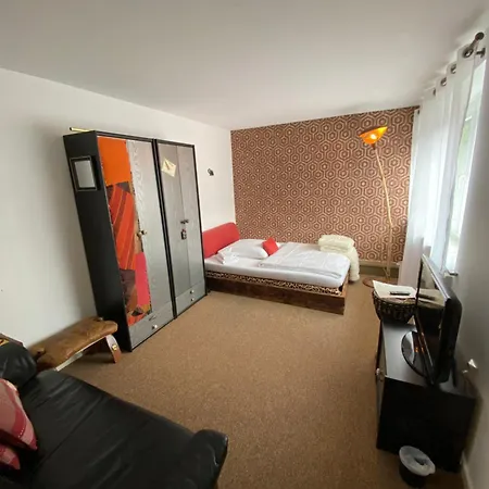 Privartzimmer 'ausfahrt Freihalten' *