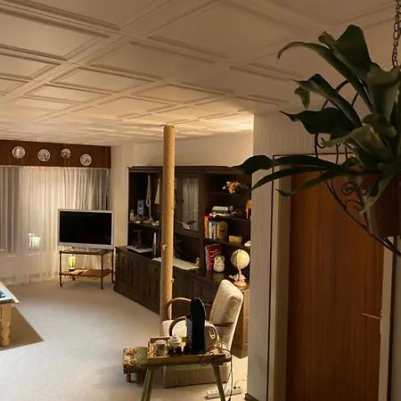 Privartzimmer 'ausfahrt Freihalten' * הוסום