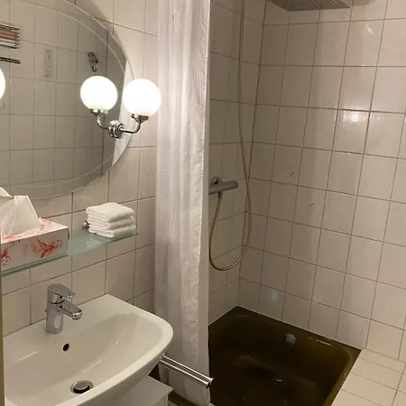 Privartzimmer 'ausfahrt Freihalten' Husum (Schleswig-Holstein)