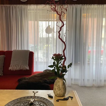 ホームステイ Privartzimmer 'ausfahrt Freihalten' フースム