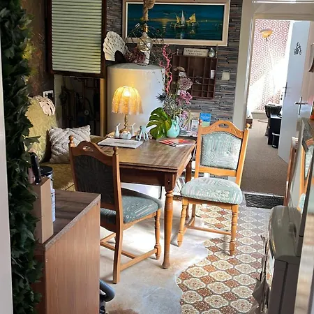 Privartzimmer 'ausfahrt Freihalten' Husum (Schleswig-Holstein)