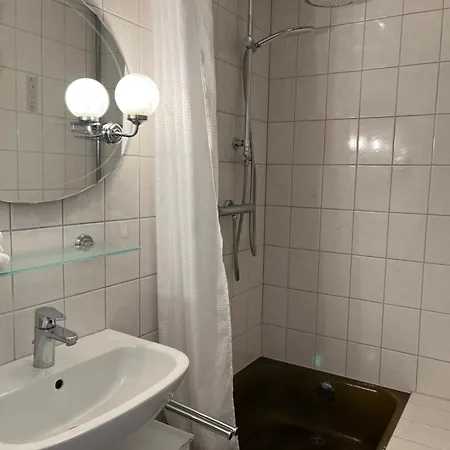 Privartzimmer 'ausfahrt Freihalten' * 胡苏姆