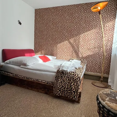 Privartzimmer 'ausfahrt Freihalten' 民宿