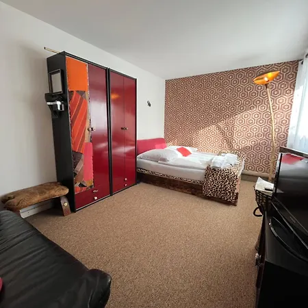 民宿 Privartzimmer 'ausfahrt Freihalten' *