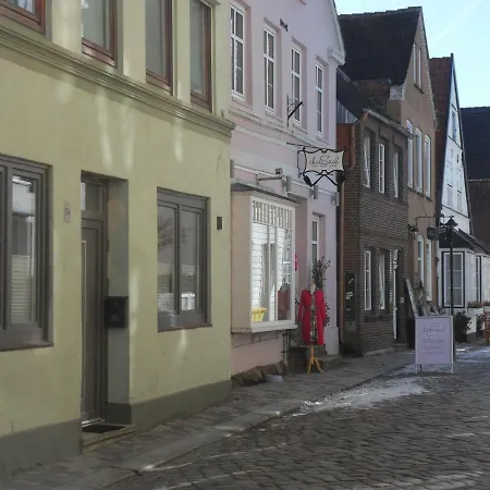 Homestay Privartzimmer 'ausfahrt Freihalten' *