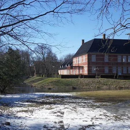 Privartzimmer 'ausfahrt Freihalten' * Husum (Schleswig-Holstein)