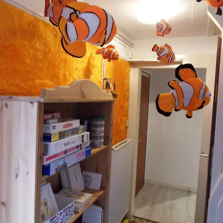 Privartzimmer 'ausfahrt Freihalten' ホームステイ *